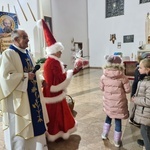 Święty biskup z prezentami w diecezji świdnickiej