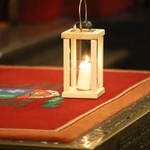 Msza św. z przekazaniem Betlejemskiego Światła Pokoju na Wawelu