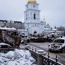 Zniszczone rosyjskie pojazdy wojskowe w Kijowie.  Każde zwycięstwo nad wrogiem  jest jak święto
