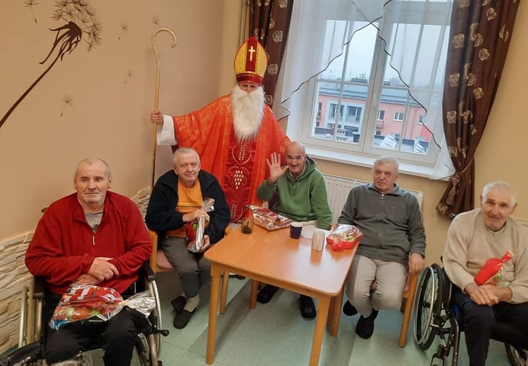 Dzierżoniów. Świąteczny nastrój w ZOL-u sióstr elżbietanek