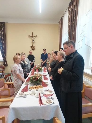 Dzierżoniów. Świąteczny nastrój w ZOL-u sióstr elżbietanek