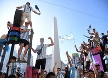 Neapol, gdzie "bogiem" jest Maradona, świętował