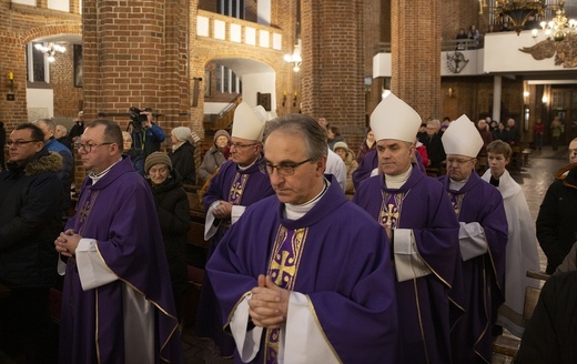 Pożegnanie bp. Werno w Kołobrzegu, cz. 1