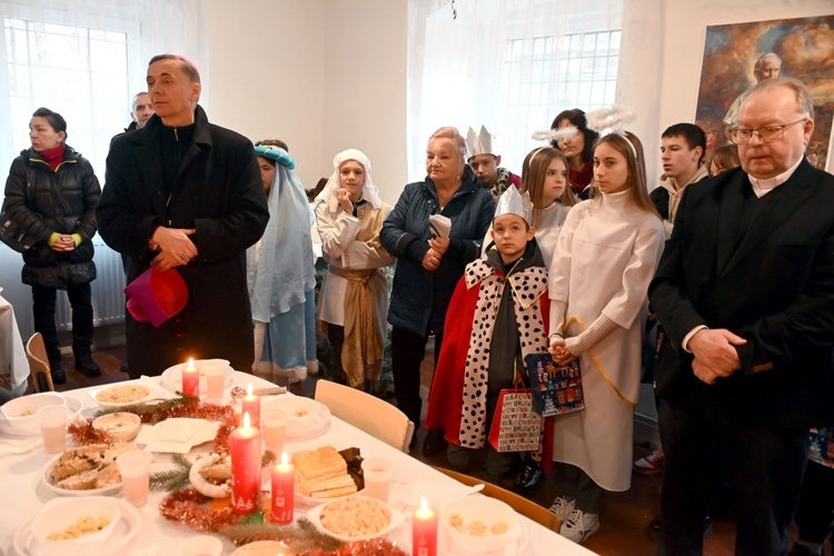 Wałbrzych. Ponad 100 osób na wigilii Caritas