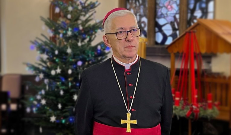 Bożonarodzeniowe życzenia złożył diecezjanom abp Wiktor Skworc 