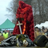 Zanim kat ściął Śmierć, wygłosił mowę nawołującą rodziców do rzetelnego i bogobojnego wychowania młodych.