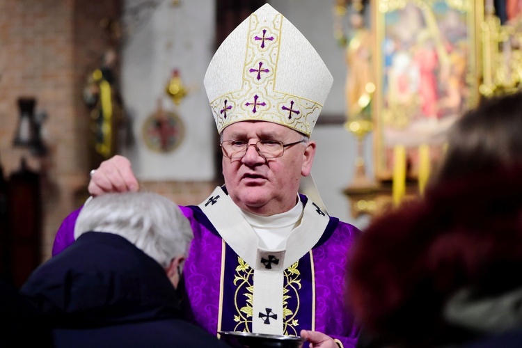 Środa Popielcowa - konkatedra św. Jakuba w Olsztynie