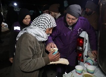 Syryjski zakonnik: ludzie umierają z głodu, każda pomoc ratuje życie