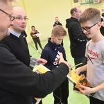 Jedlina-Zdrój. Zawody służby liturgicznej w tenisa stołowego i w szachach