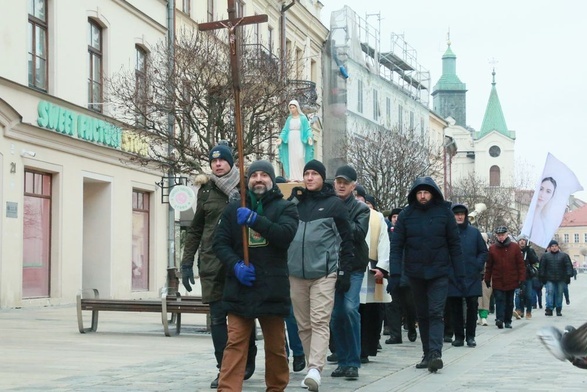 Męski różaniec na ulicach Lublina w sobotę 4 marca.