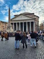 Rzym. Bilet wstępu do Panteonu, ale nie na nabożeństwa