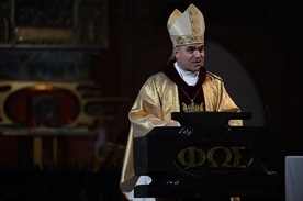 W kołobrzeskiej konkatedrze biskup przewodniczył modlitwie o pokój