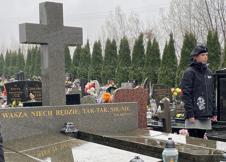 Grób Zofii Kossak na cmentarzu w Górkach Wielkich.