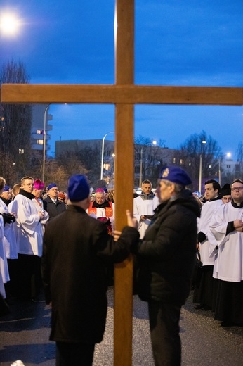 Krzyżu święty, nade wszystko... Droga Krzyżowa ulicami Gocławia