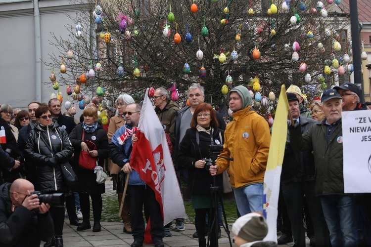 Marsz w obronie dziedzictwa Jana Pawła II