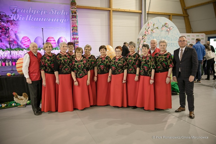 Marcinowice. Biskup na XVI Tradycjach Stołu Wielkanocnego