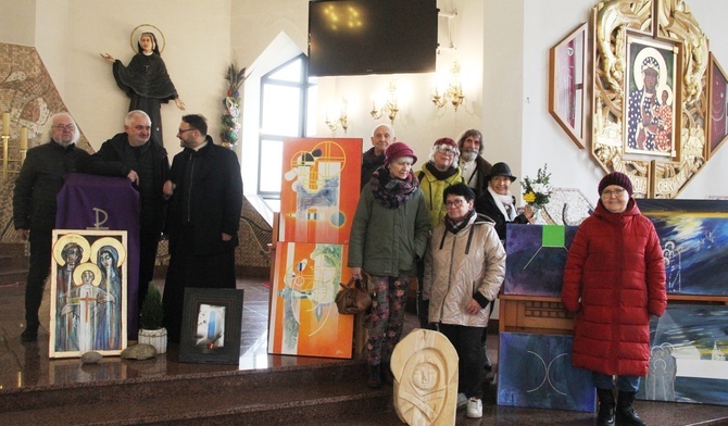 Dziesięciu artystów z Polski pracowało przez tydzień w słotwińskiej parafii