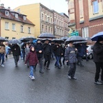 Wielkopiątkowa procesja mężczyzn w Głogówku