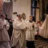 Liturgia rozpoczęła się tradycyjną procesją z Najświętszym Sakramentem.