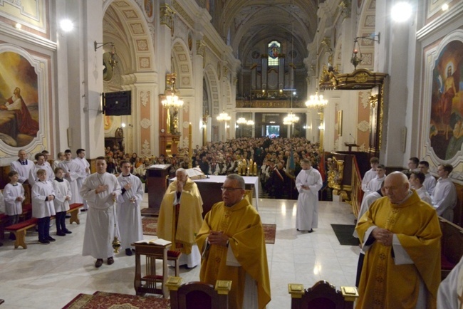 Rezurekcja w kolegiacie św. Bartłomieja w Opocznie