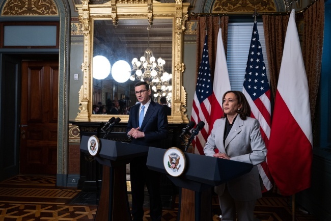 Premier Morawiecki: Polska i USA stoją dziś razem w obronie wolności narodu ukraińskiego