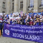 Katowice. Protest pielęgniarek i położnych 