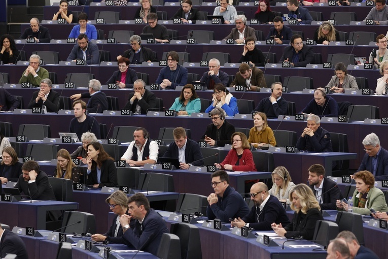Parlament Europejski przyjął kluczowe dyrektywy i rozporządzenia z pakietu "Fit for 55"