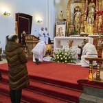 Świerki. Wprowadzenie relikwii św. Charbela i św. Stanisława Papczyńskiego