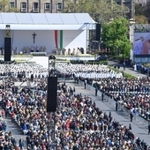 Papież w Budapeszcie: Chrystus nas wyzwa i posyła w świat 
