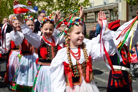 Litwa: W centrum Wilna wielotysięczna Parada Polskości