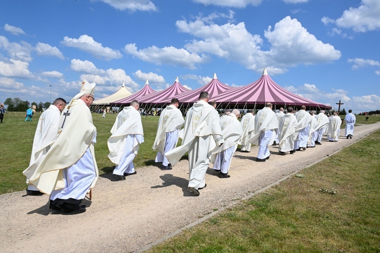 Pielgrzymka Żywego Różańca do Skrzatusza