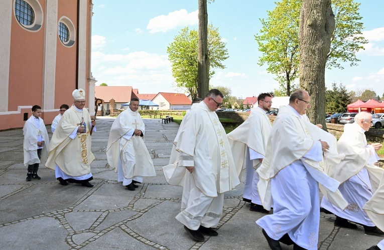 Pielgrzymka Żywego Różańca do Skrzatusza