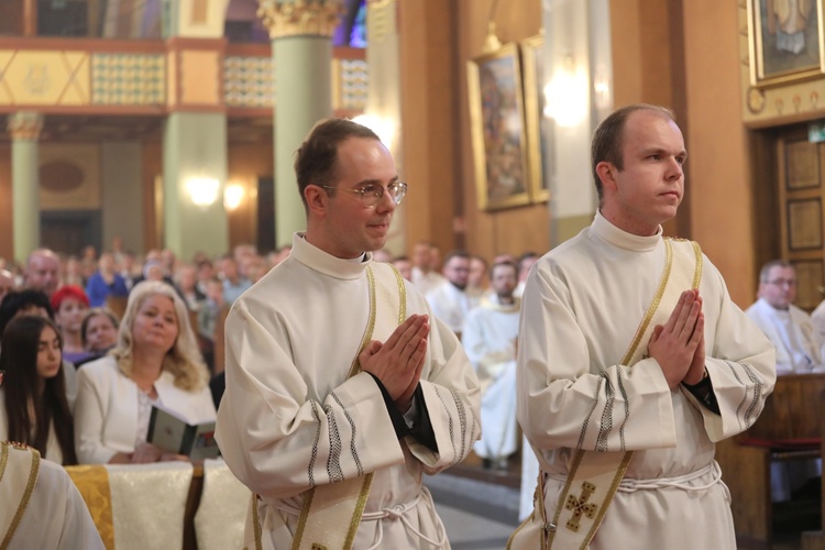 Nowi kapłani diecezji bielsko-żywieckiej A.D. 2023 wyświęceni w katedrze św. Mikołaja