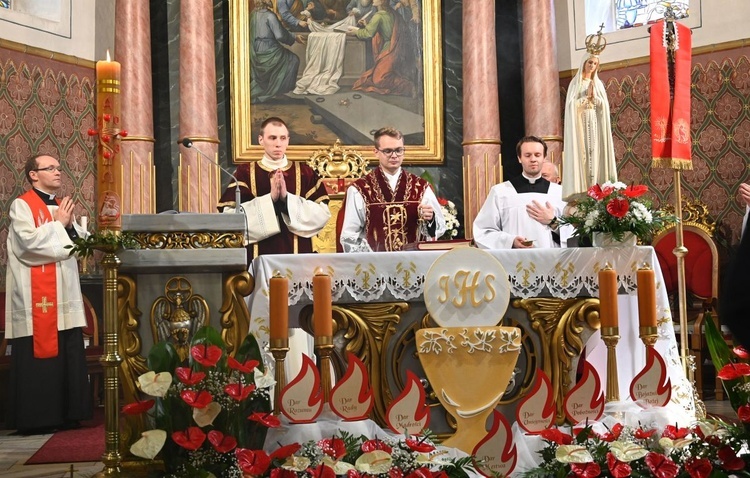 Prymicyjna Msza św. ks. Michała Juraszczyka w Zebrzydowicach