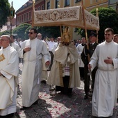 Abp Kupny w Boże Ciało: Przyjmujcie, proszę, Komunię duchową!