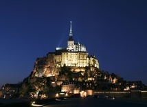Francja: pielgrzymi licznie przybywają na tysiąclecie Mont-Saint-Michel