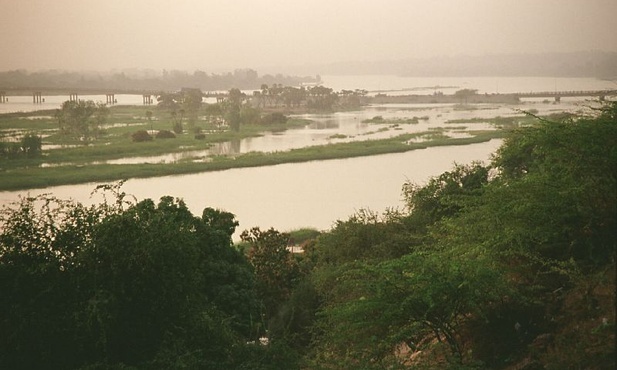 Co najmniej 100 osób utonęło po wywróceniu się łodzi na rzece Niger