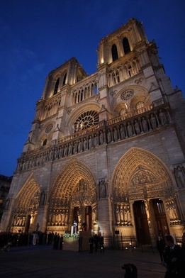 Katedra Notre Dame z polską kaplicą