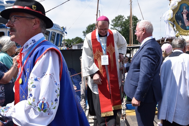 Morskie nabożeństwo na Zatoce i Eucharystia w Pucku