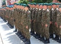 Szef MON: Polska ma ponad 175 tys. żołnierzy pod bronią