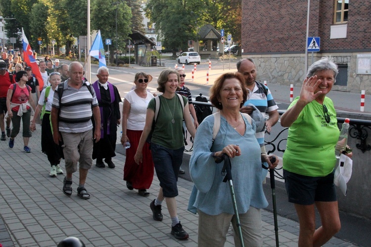 XI Międzynarodowa Pielgrzymka z Węgier do Łagiewnik dotarła do Piwnicznej