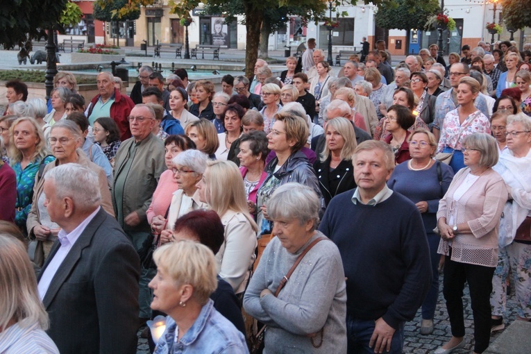 Brzesko. Wprowadzenie relikwii św. Andrzeja Boboli