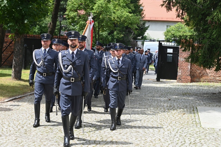 Poświęcenie i oddanie sztandaru Aresztu Śledczego w Świdnicy