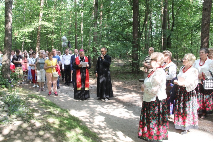 Pielgrzymka małopolskiej wsi do Zabawy