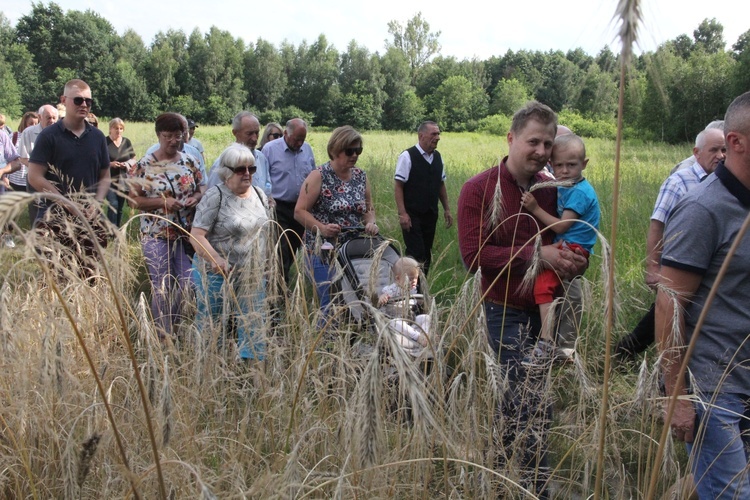 Pielgrzymka małopolskiej wsi do Zabawy