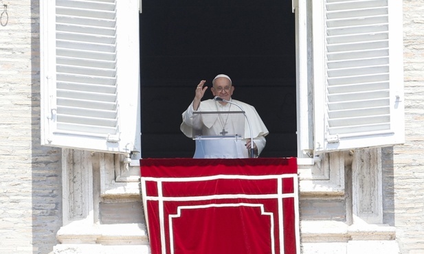Papież modlił się w bazylice Matki Bożej Większej w intencji swej podróży do Portugalii