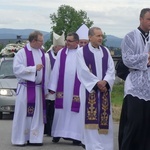 Ostatnie pożegnanie ks. prał. Franciszka Płonki w rodzinnym Zarzeczu