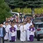 Ostatnie pożegnanie ks. prał. Franciszka Płonki w rodzinnym Zarzeczu