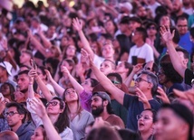Tysiące młodych uczestniczyło w modlitwie uwielbienia na stadionie Benfiki w Lizbonie