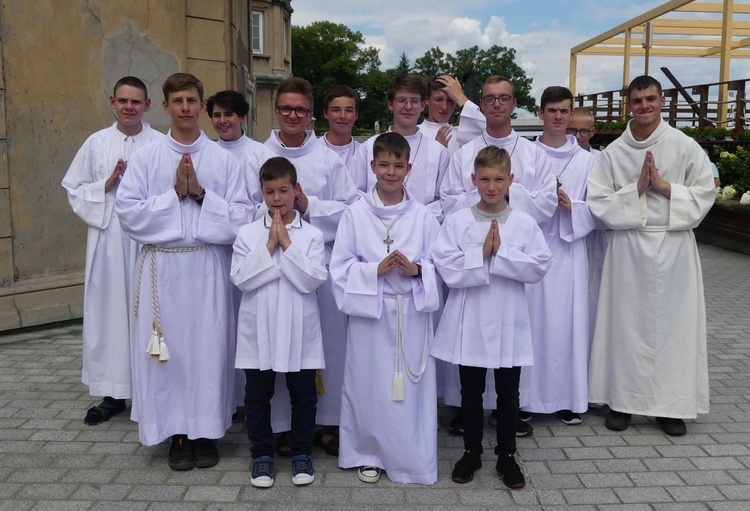 Pielgrzymi diecezji na Jasnej Górze - w oczekiwaniu na Mszę Świętą - 2023